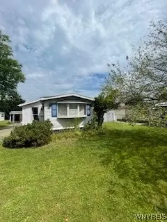 29 Lorraine Pl, West Seneca, NY 14224