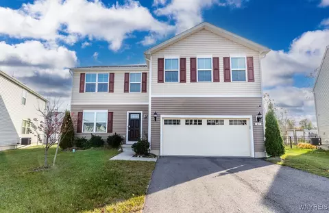 41 Allie Ln, Hamburg, NY 14075