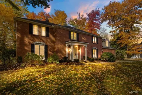 70 Farmington Rd, Amherst, NY 14221