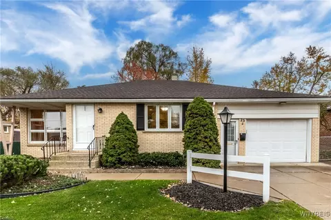 23 Siegfried Dr, Amherst, NY 14221
