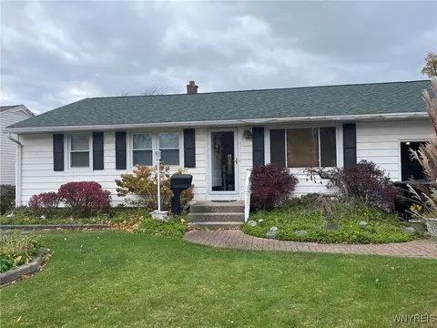 18 Lynbrook Dr, Tonawanda, NY 14150