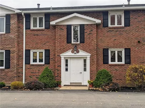1071 Reserve Rd #5, West Seneca, NY 14224