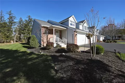 5450 Village Station Cir, Buffalo, NY 14221