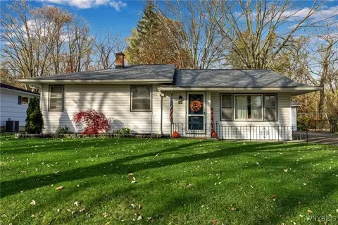 1400 Birch Dr, North Tonawanda, NY 14120