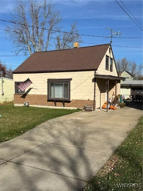 2650 Greenfield Ave, Hamburg, NY 14075