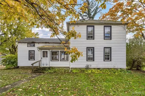11733 Westwood Rd, Alden, NY 14004