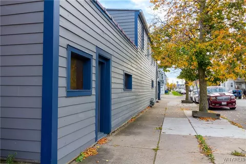 469 Normal Ave, Buffalo, NY 14213 photo 3