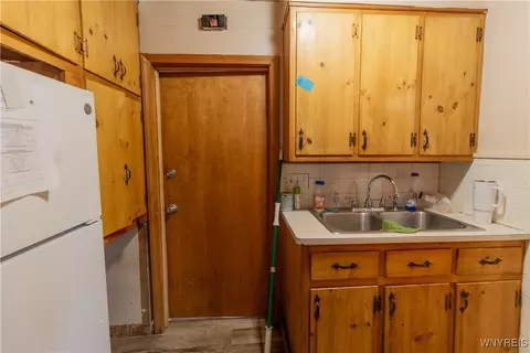 469 Normal Ave, Buffalo, NY 14213 photo 6