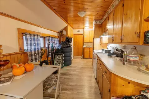 469 Normal Ave, Buffalo, NY 14213 photo 8