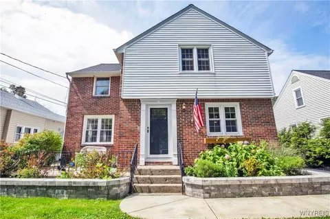 111 Los Robles St, Amherst, NY 14221