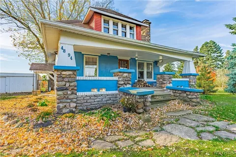 4894 Lower Mountain Rd, Cambria, NY 14094