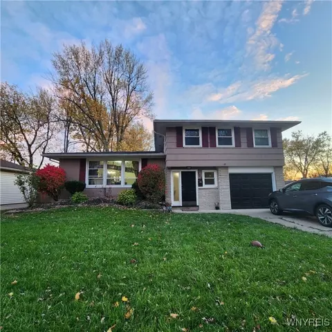 105 Barberry Ln, Amherst, NY 14221