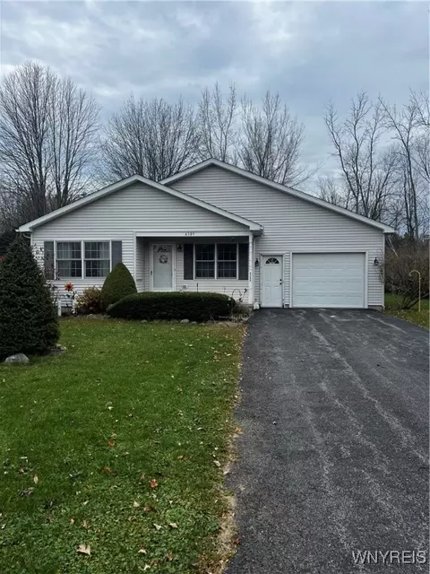 6389 Rounds Rd, Newfane, NY 14108