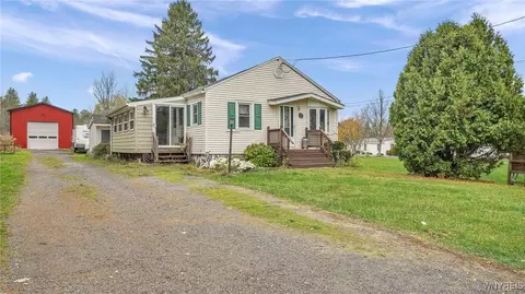 60 Elderberry Ln, Elma, NY 14059