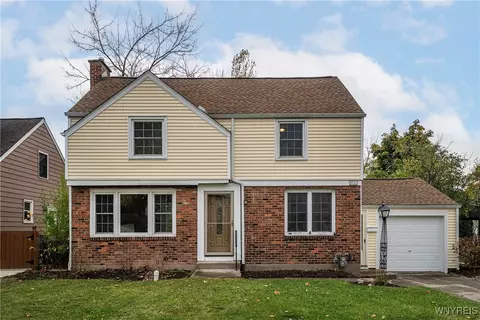 66 Bissell Dr, Amherst, NY 14226