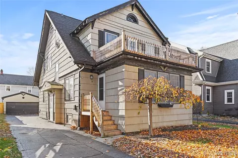 19 Coolidge Dr, Amherst, NY 14226