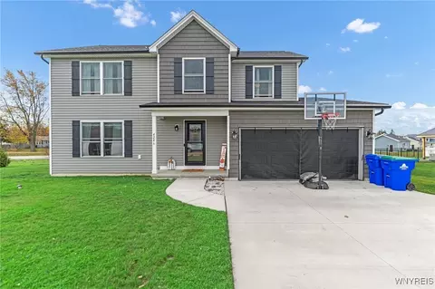 4246 Bayview Rd, Hamburg, NY 14075