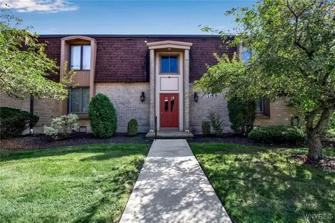 135 Charter Oaks Dr #4, Amherst, NY 14228