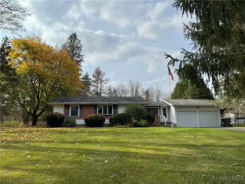 9196 Batavia Stafford Town Rd, Batavia, NY 14020