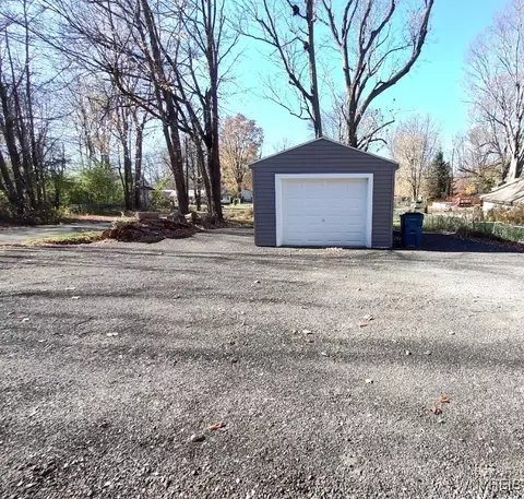 7012 Putnam Dr, Evans, NY 14047 photo 32