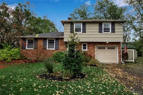 209 Thistle Lea, Amherst, NY 14221