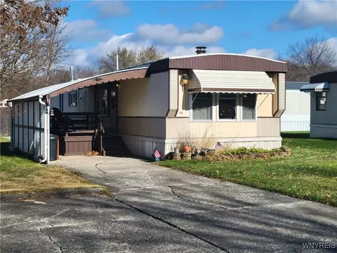 1100 Karen St, Evans, NY 14006