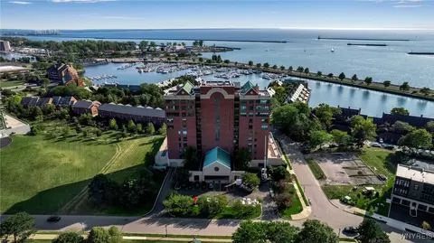 401 Admirals Walk, Buffalo, NY 14202