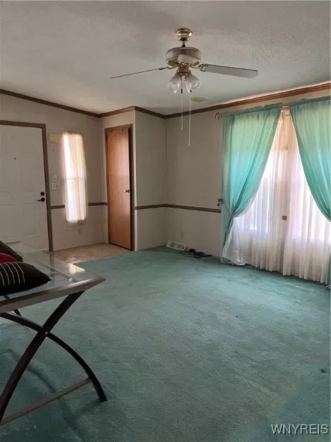 68 S Eaglecrest Dr, Hamburg, NY 14075 photo 4