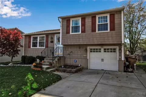 92 Penwood Dr, Cheektowaga, NY 14227
