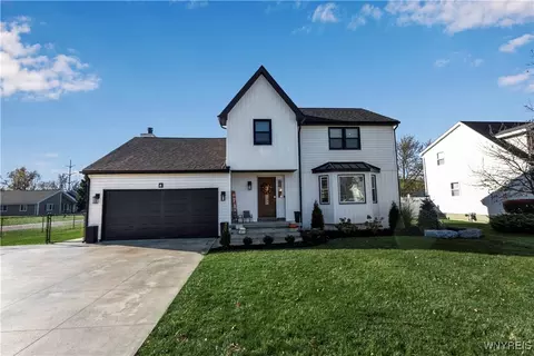 7014 Rebecca Dr, Wheatfield, NY 14304