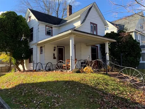 227 Oak Orch W, Shelby, NY 14103