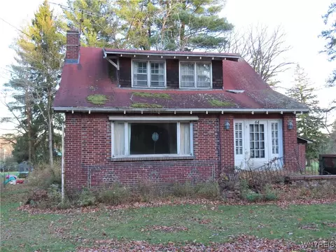 64 Old Glenwood Rd, Aurora, NY 14170