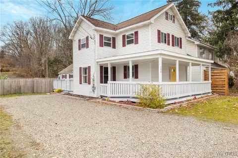206 N Main St, Holland, NY 14080