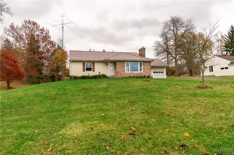 808 Mill Rd, Aurora, NY 14052