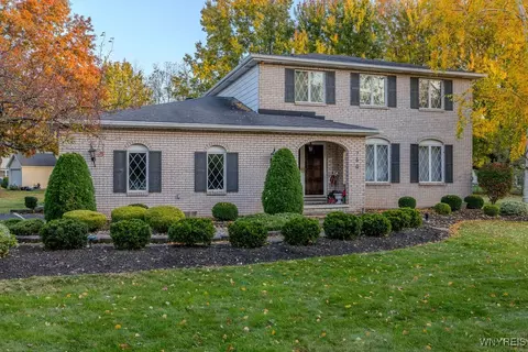 750 Curtis Ct, Lewiston, NY 14092