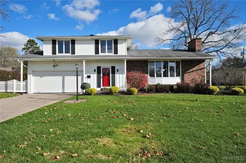 33 Gregory Dr, West Seneca, NY 14224