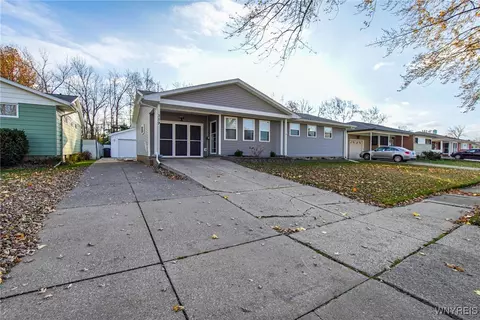 359 Evergreen Dr, Tonawanda, NY 14150