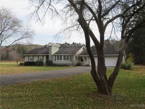 9836 Council House Rd, Fillmore, NY 14735