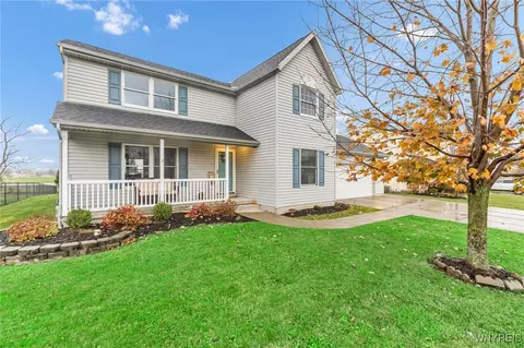 40 Rebecca Way, West Seneca, NY 14224