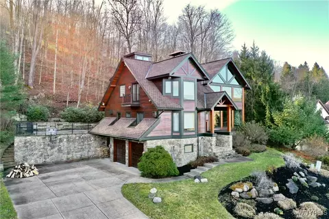 9 Greer Hill Dr, Ellicottville, NY 14731