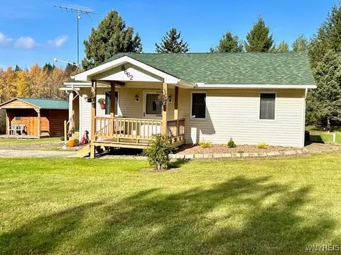 6662 Cross Rd, Ashford, NY 14141