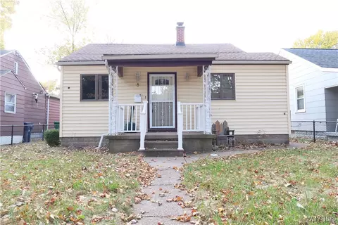 8 D St, Niagara Falls, NY 14303