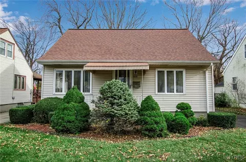 639 74th St, Niagara Falls, NY 14304