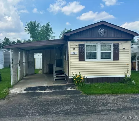 27 Lobue Ln, Cheektowaga, NY 14225