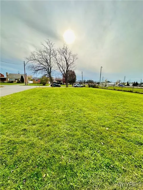 274 Cherokee Dr, Cheektowaga, NY 14225