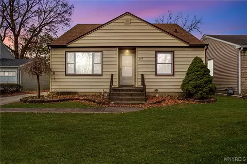 378 E Stenzil St, North Tonawanda, NY 14120