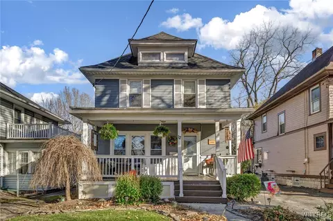 12 Lombardy St, Lancaster, NY 14086