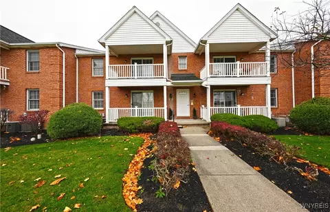 32 Georgian Ln #A, Amherst, NY 14221