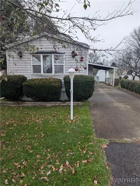 89 Autumnview Dr, Arcade, NY 14009