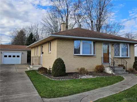 48 Sky Hi Dr, West Seneca, NY 14224